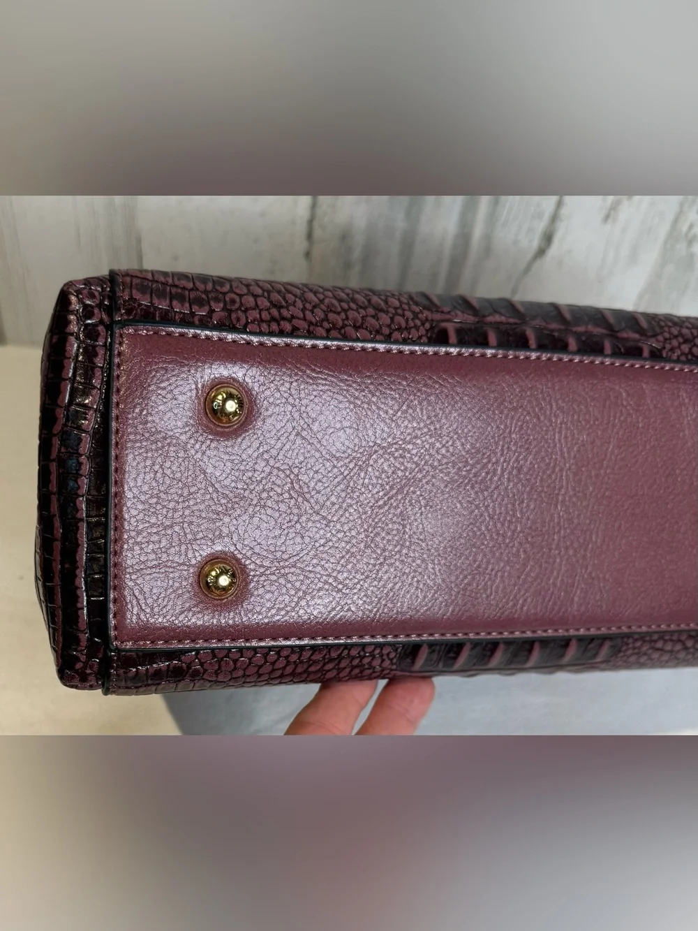 LiRenNiao plum crocodile-embossed faux leather EUC No Crossbody Strap